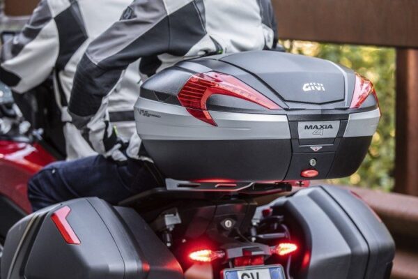 SUZUKI DL 650 V-STROM zadný kufor GIVI V56NNT MAXIA 4 Smoke 56L + nosič - Image 4