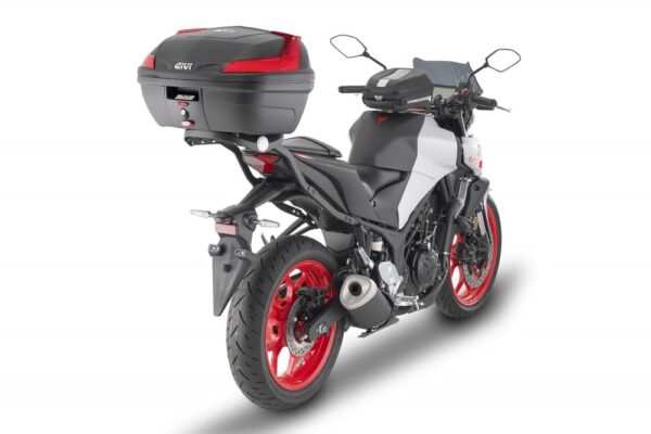 GILERA Runner 50-125-200 (2006 > 15)  zadný kufor GIVI B37 BLADE + nosič - Image 4