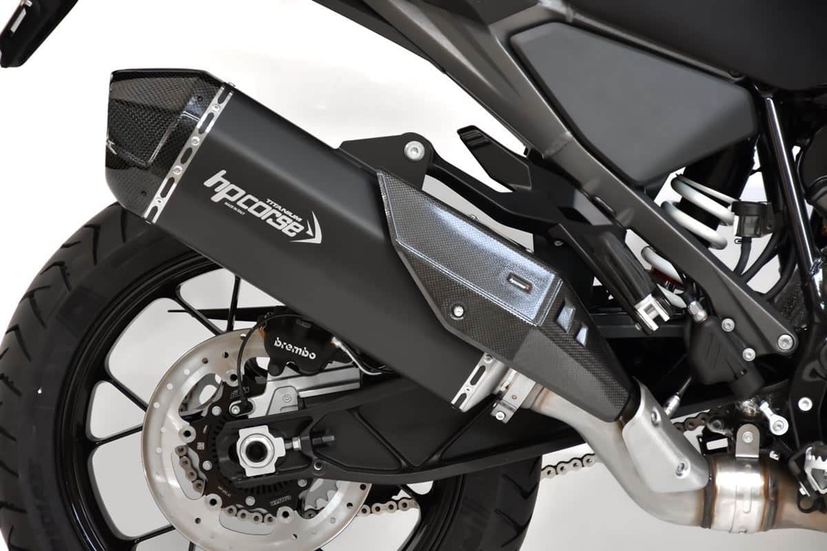 KTM 1390 SUPER ADVENTURE VÝFUK HPCORSE SPS CARBON RR TITANIUM / BLACK TITANIUM – Obrázok 5
