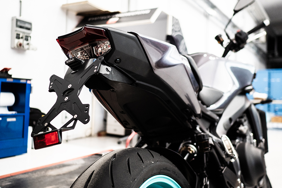 YAMAHA MT-09 SP Evotech držiak ŠPZ – Obrázok 3