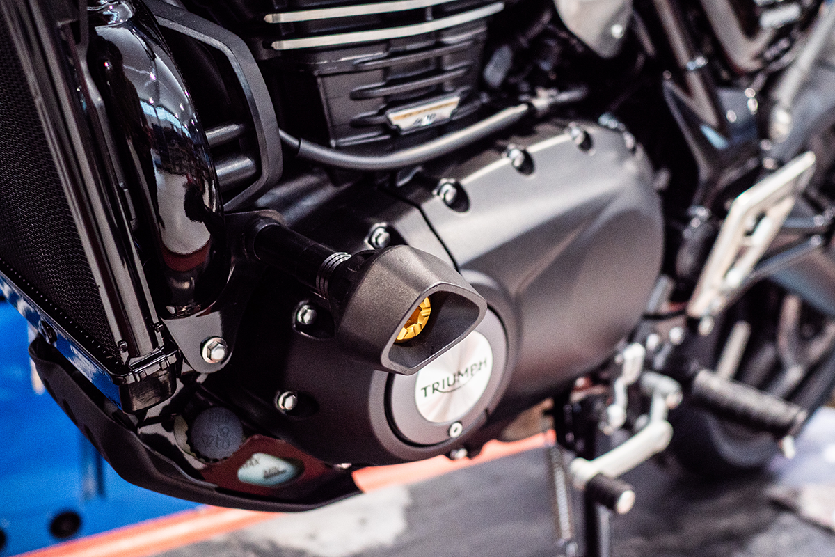 TRIUMPH SCRAMBLER 400 X Evotech padacie protektory – Obrázok 2