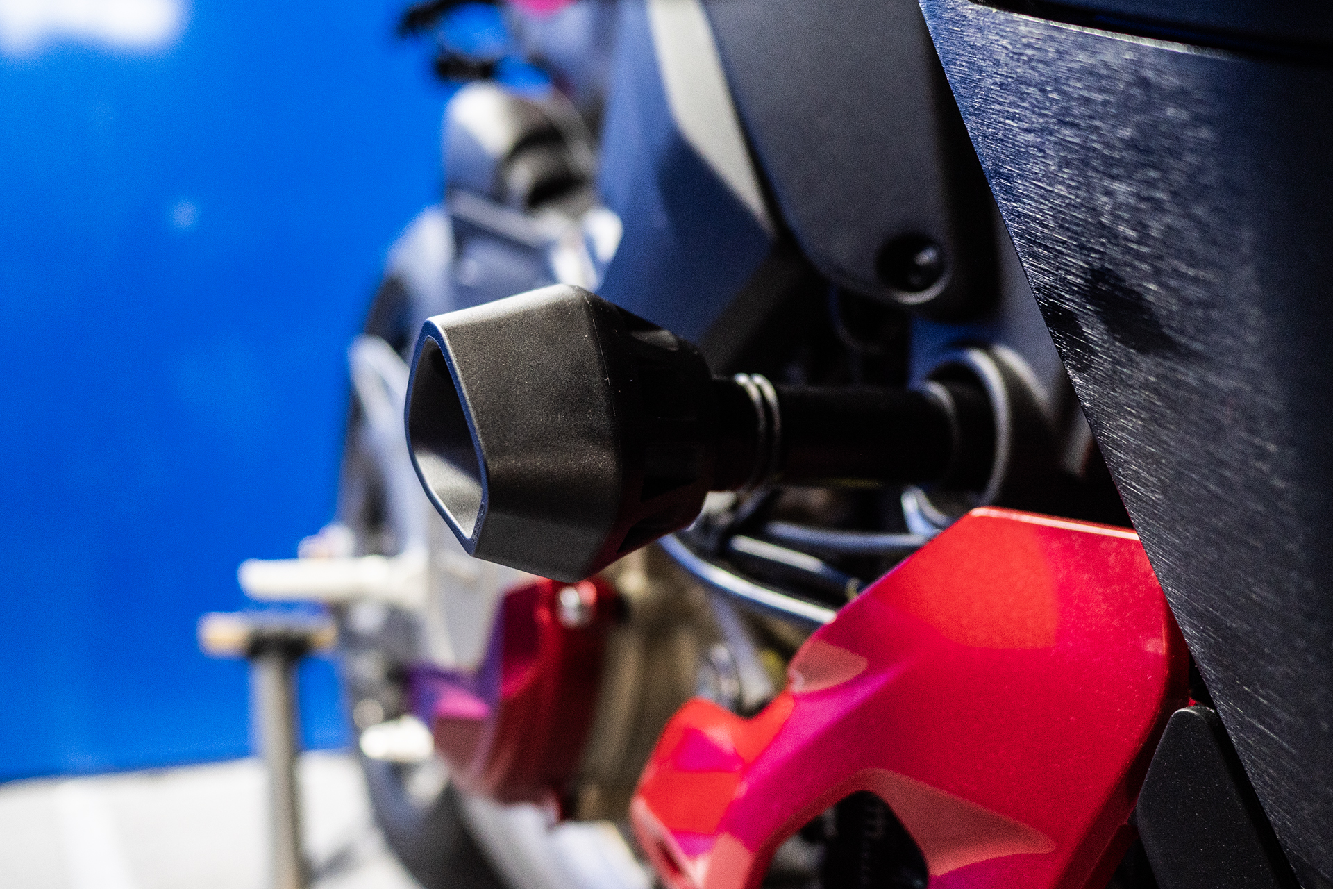 DUCATI Streetfighter V4/ S Evotech padacie protektory – Obrázok 4
