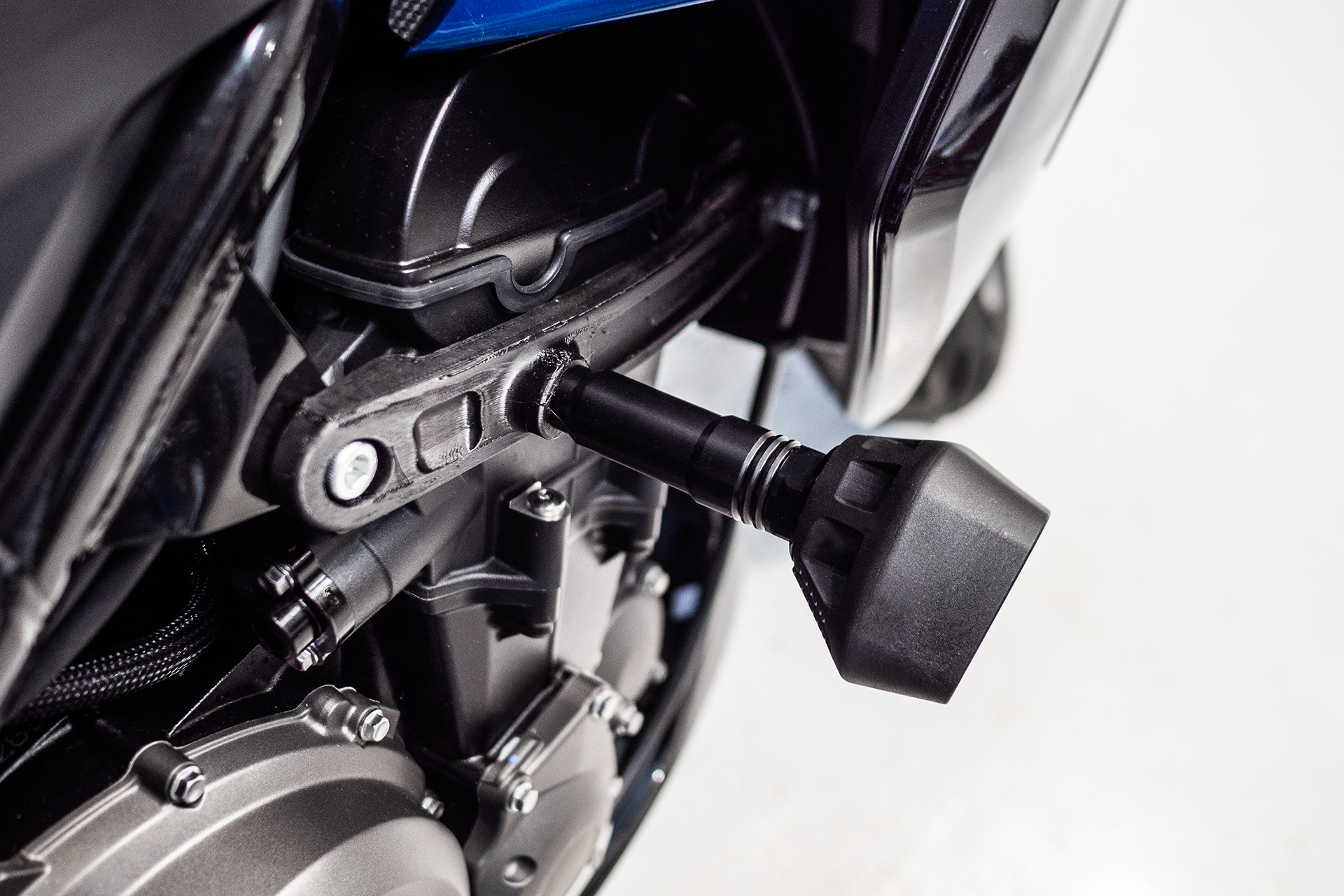 TRIUMPH TIGER SPORT 800 Evotech padacie protektory – Obrázok 3