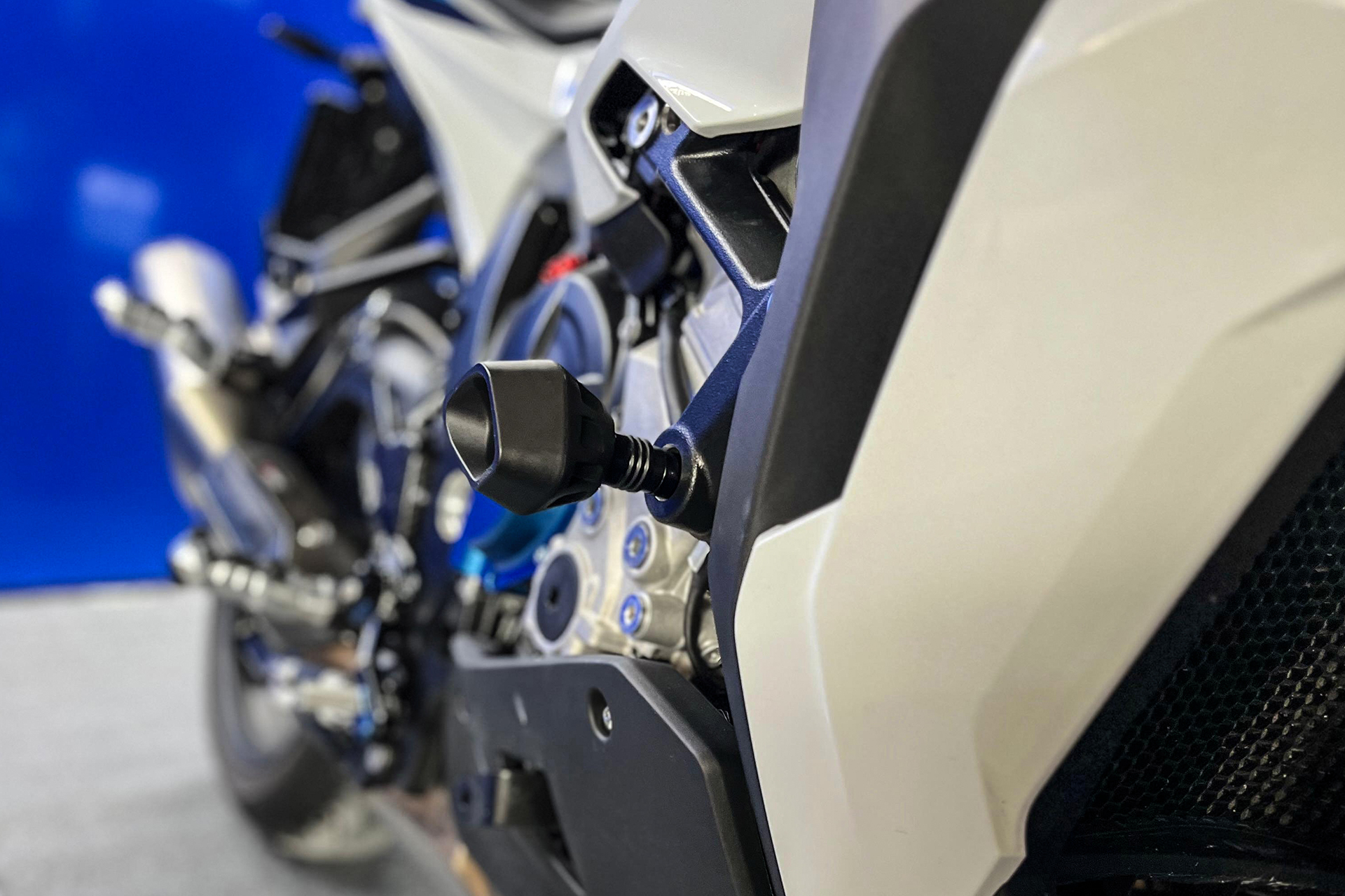 BMW S 1000 XR Evotech padacie protektory – Obrázok 3