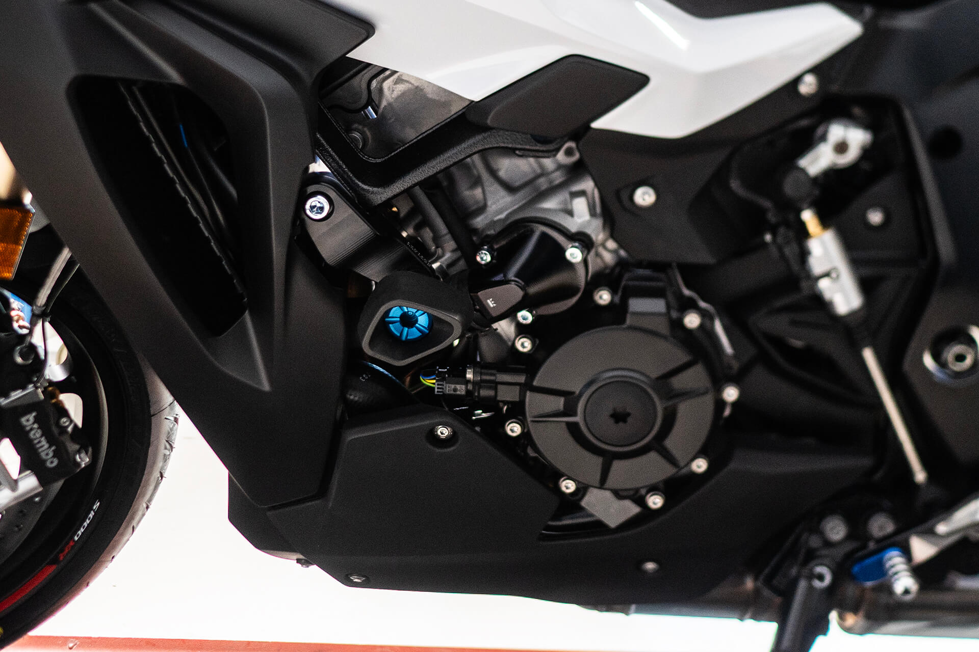 BMW S 1000 XR Evotech padacie protektory – Obrázok 7