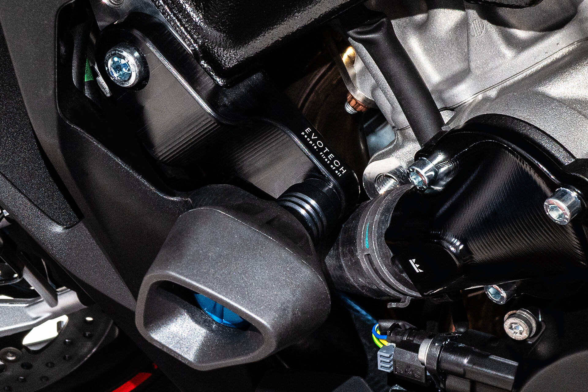 BMW S 1000 XR Evotech padacie protektory – Obrázok 3
