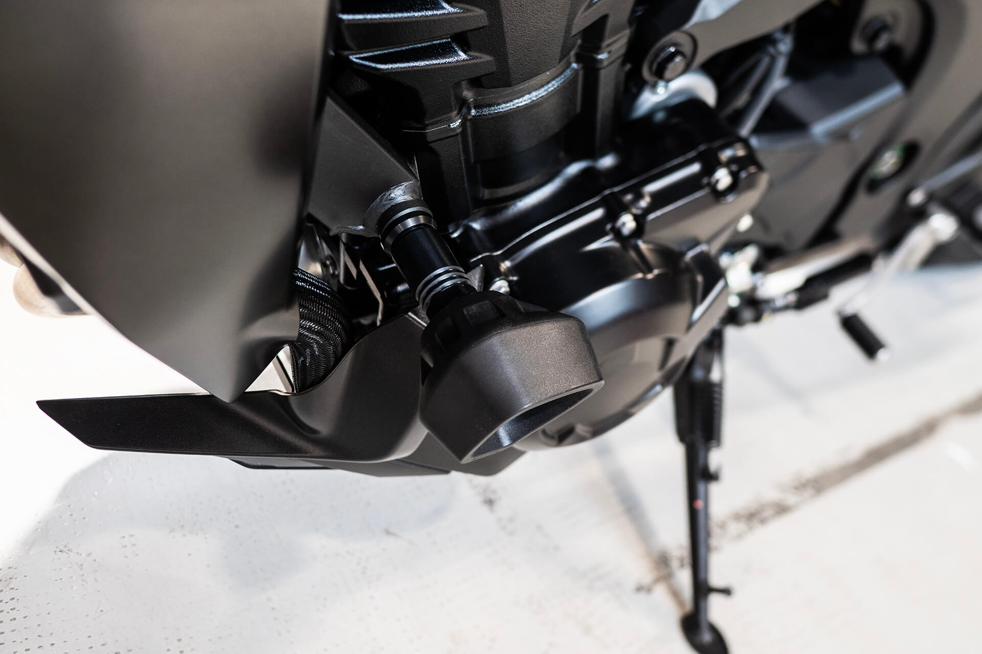KAWASAKI Z 1100 Evotech padacie protektory – Obrázok 4