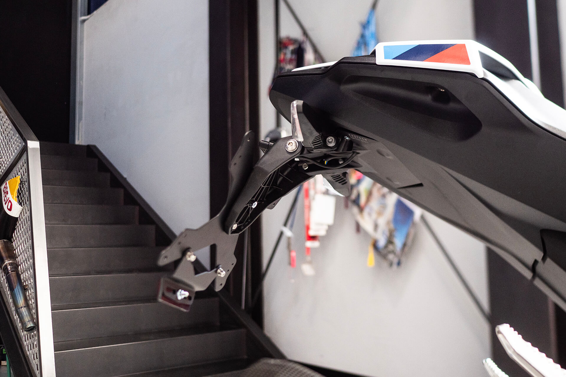 BMW M 1000 RR Evotech držiak ŠPZ – Obrázok 2