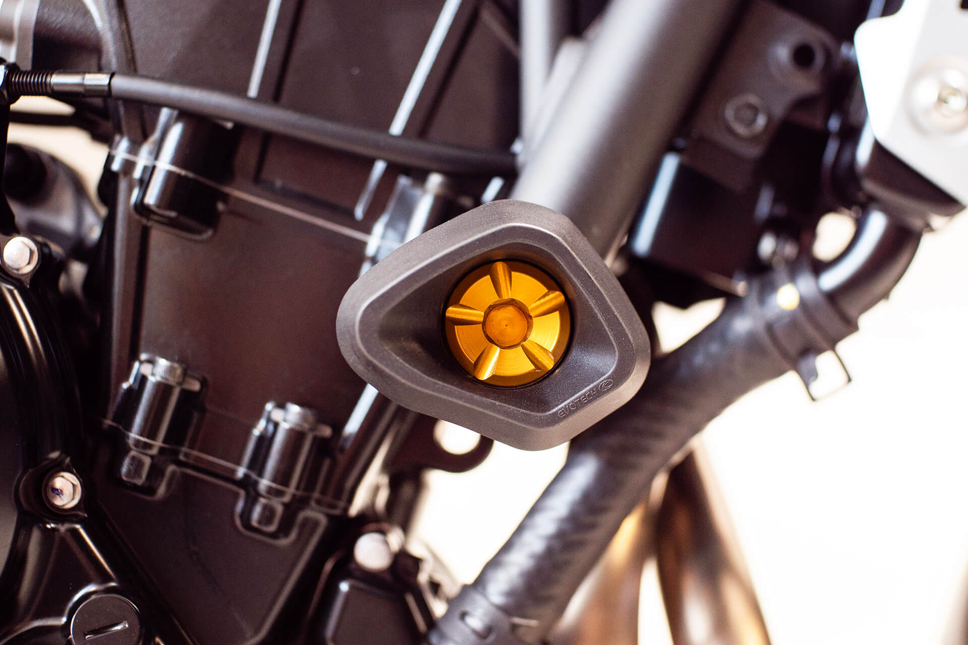 KAWASAKI Z 650 S Evotech padacie protektory