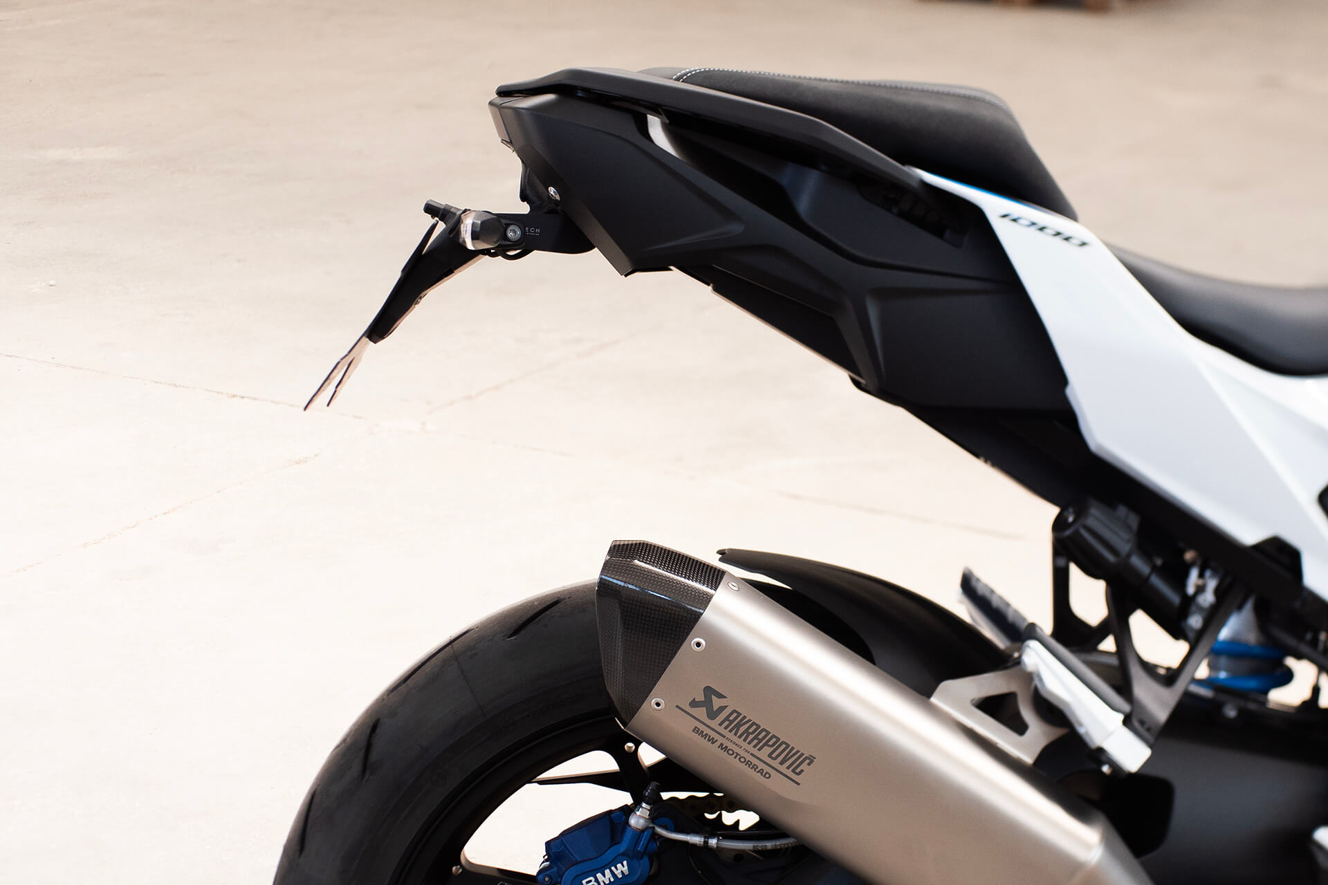 BMW M 1000 XR Evotech držiak ŠPZ – Obrázok 2