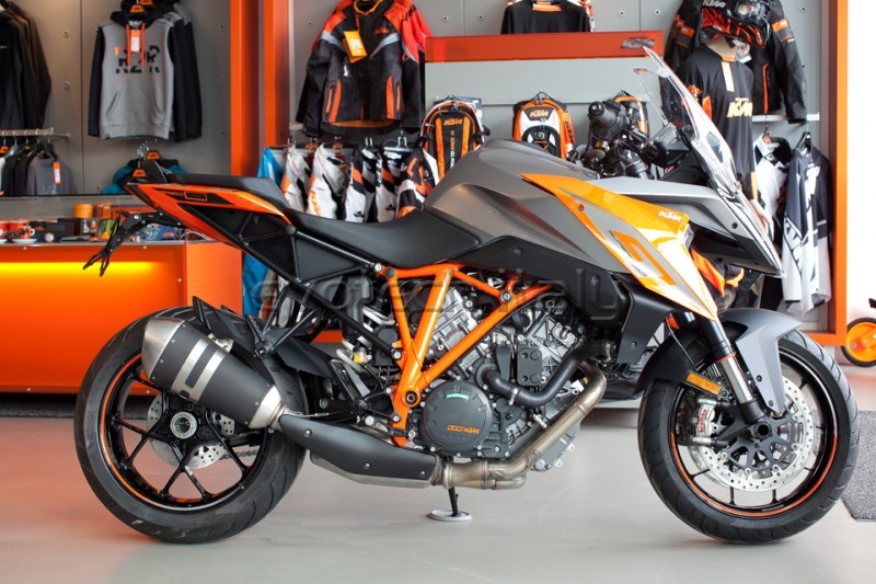 KTM 1290 Super Duke GT Evotech držiak ŠPZ – Obrázok 2