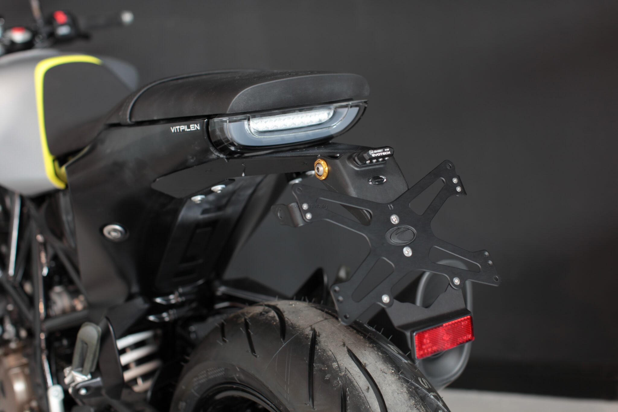 HUSQVARNA VITPILEN 701 Evotech držiak ŠPZ – Obrázok 2