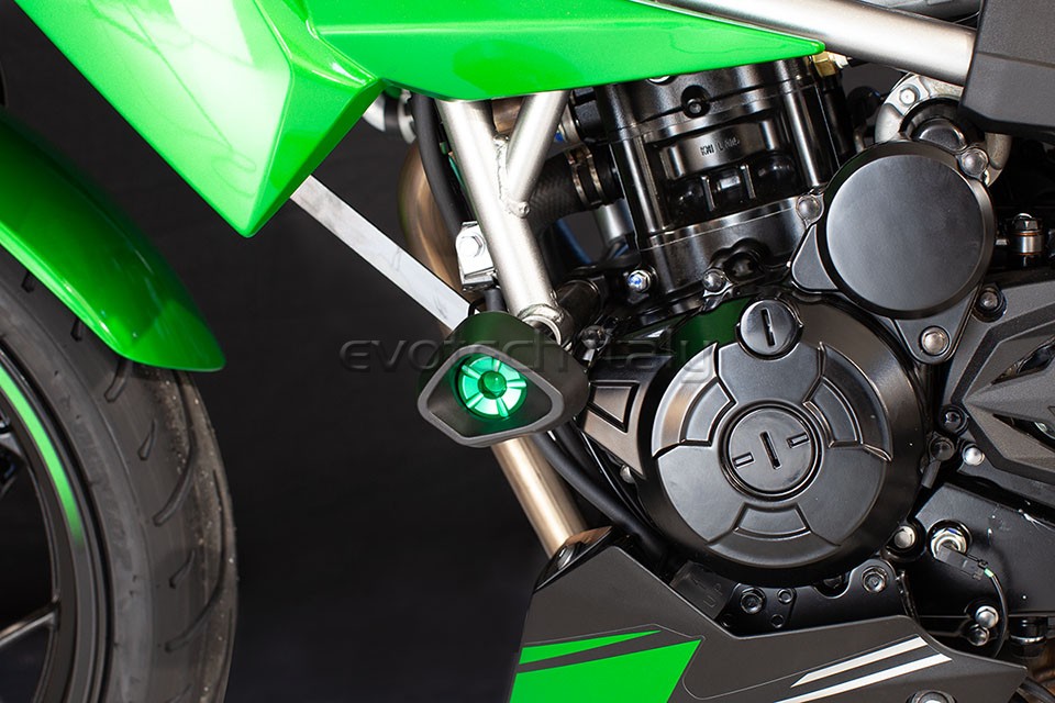 KAWASAKI Z 125 Evotech padacie protektory – Obrázok 4