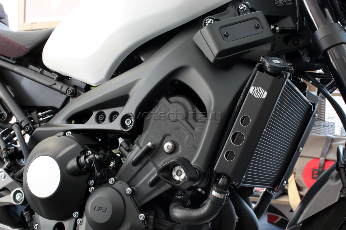 YAMAHA XSR 700 Evotech padacie protektory – Obrázok 3