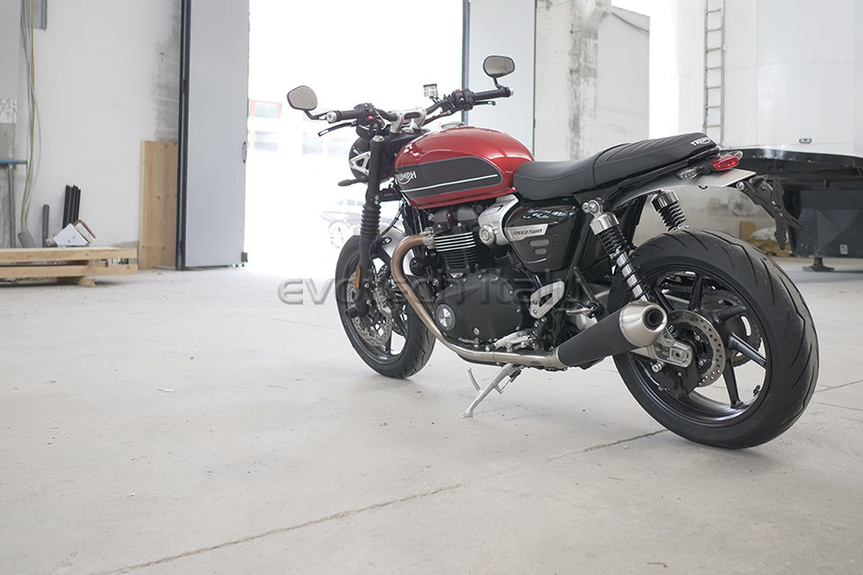 TRIUMPH SPEED TWIN 1200 Evotech držiak ŠPZ – Obrázok 3
