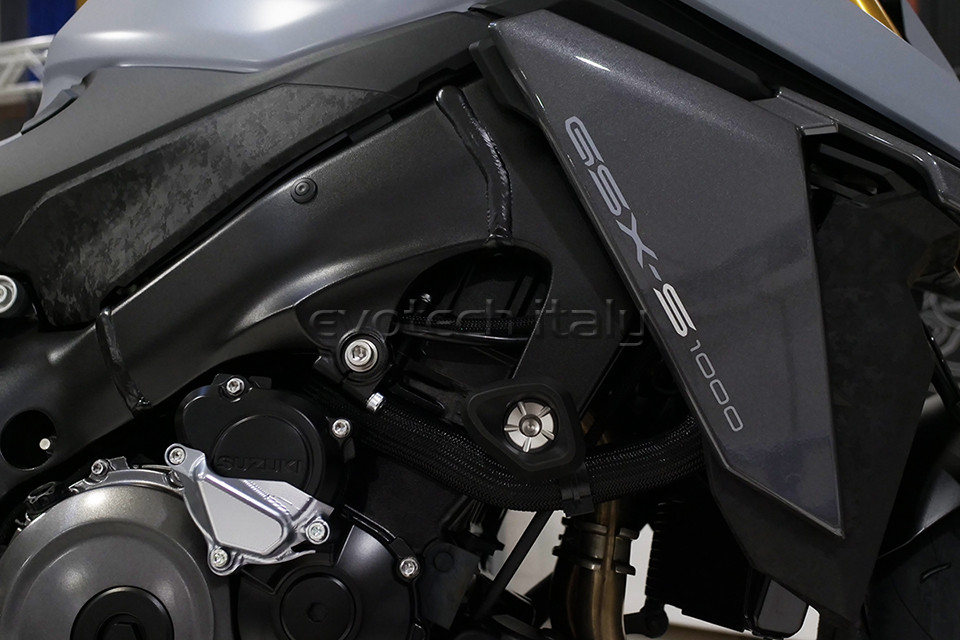 SUZUKI GSX-S1000 Evotech padacie protektory – Obrázok 3